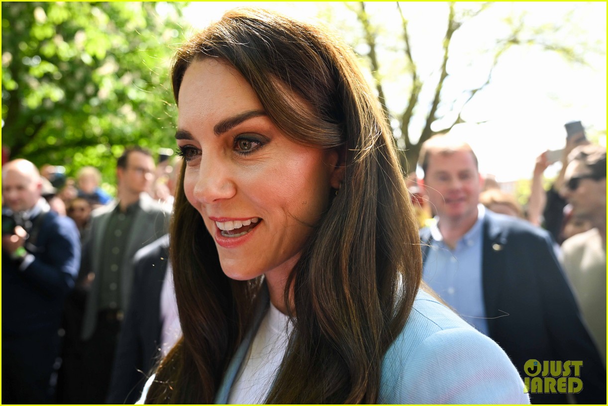 Prince William & Kate Middleton Surprise Locals at The Big Lunch After Coronation Ceremony