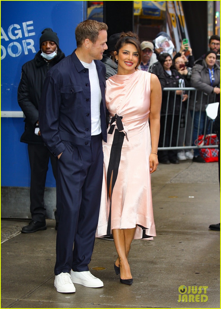 Priyanka Chopra Reveals Her 1 Complaint About 2023 Met Gala During 'GMA' Promo with Sam Heughan!
