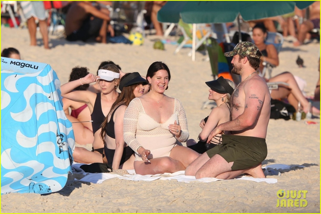 Lana Del Rey Enjoys a Beach Day Before Pausing Festival Performance to  Search for Missing Vape  Just Jared  Celebrity News and Gossip |  Entertainment