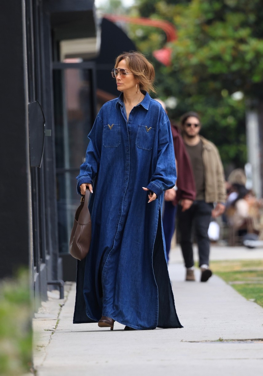 Jennifer Lopez Wore A Dramatic Jean Dress To Shop For Furniture in LA! | Just Jared