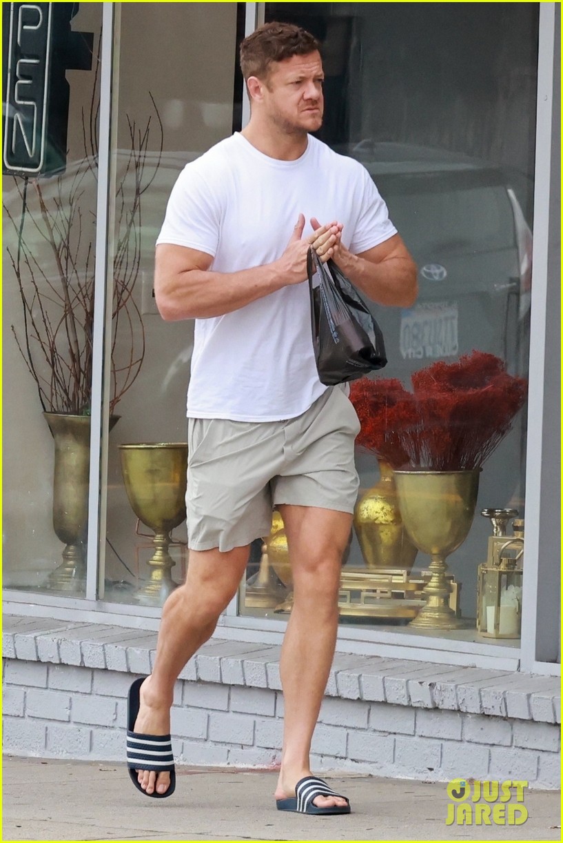 Dan Reynolds Looks Buff in New Photos from Casual Solo Outing
