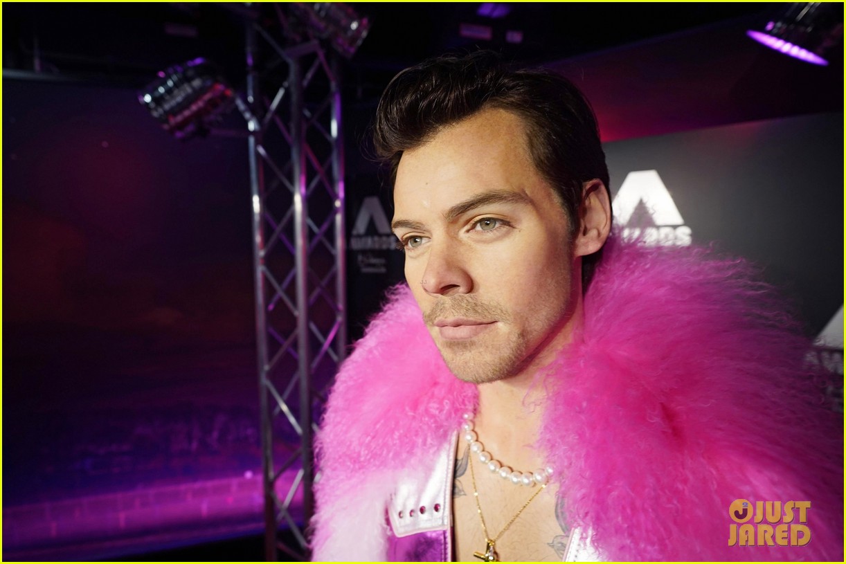 Harry Styles' New Madame Tussauds Wax Figure Unveiled, 6 More Are Coming!