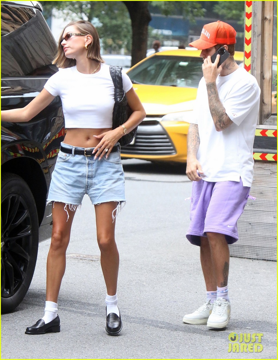 Justin Bieber Shows Off His Tattoos During Day Out in NYC