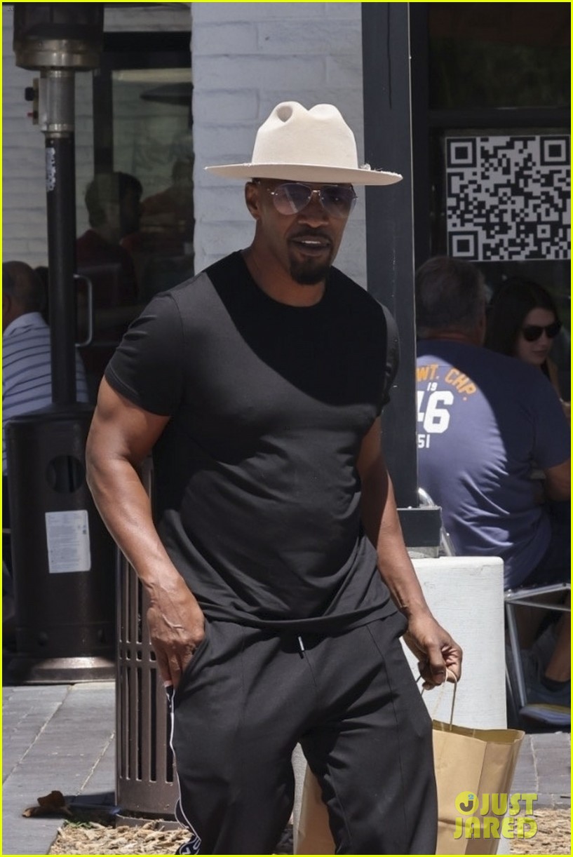 Jamie Foxx Looks Happy & Healthy in New Photos After Recent Medical Emergency
