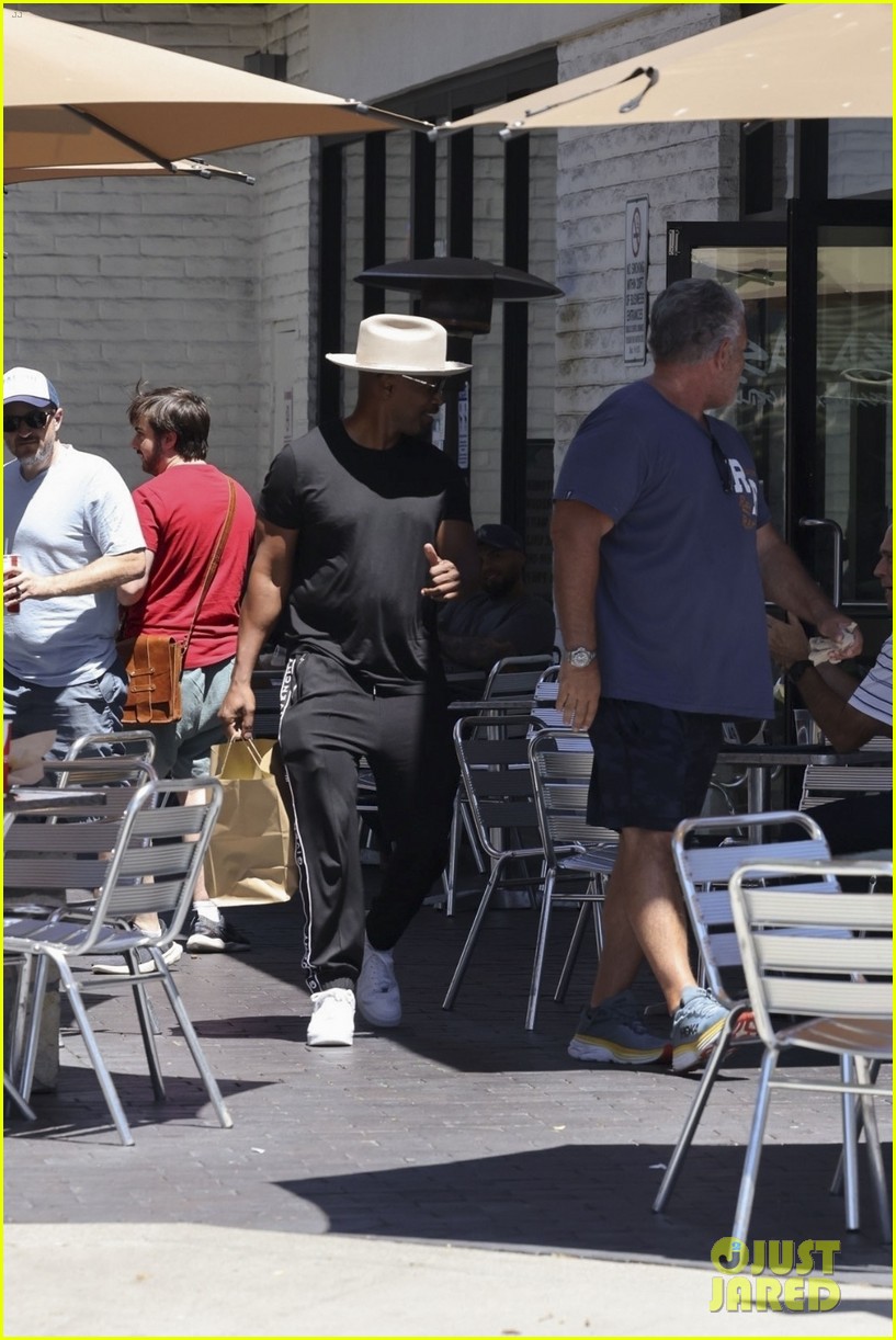 Jamie Foxx Looks Happy & Healthy in New Photos After Recent Medical Emergency