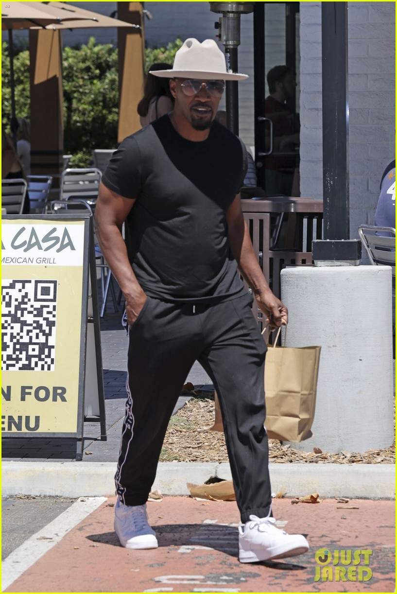 Jamie Foxx Looks Happy & Healthy in New Photos After Recent Medical Emergency