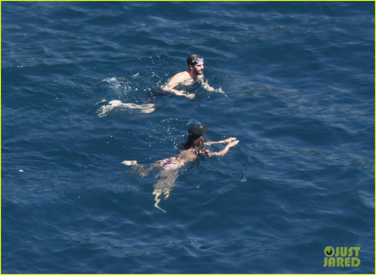 Andrew Garfield Showers Off on Yacht in Italy After Getting in a Swim