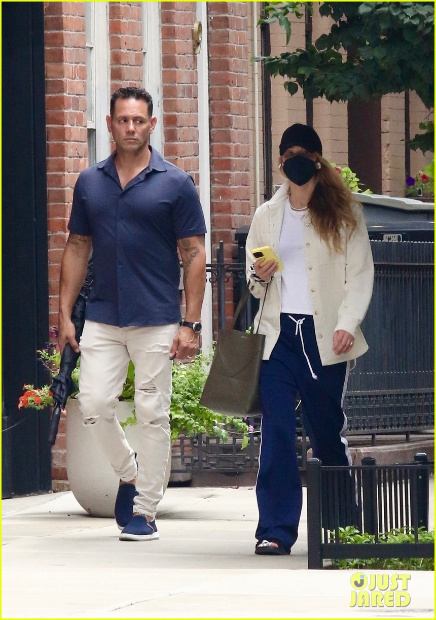 Jennifer Lawrence Masks Up, Treats Herself to a Pedicure in NYC