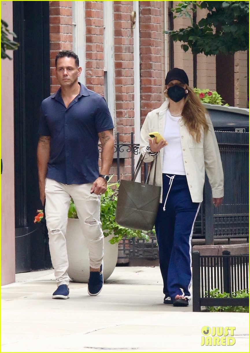 Jennifer Lawrence Masks Up, Treats Herself to a Pedicure in NYC