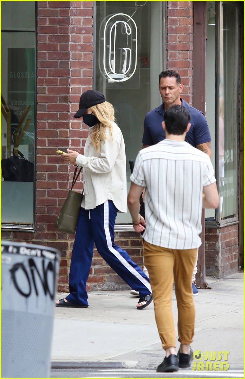 Jennifer Lawrence Masks Up, Treats Herself to a Pedicure in NYC