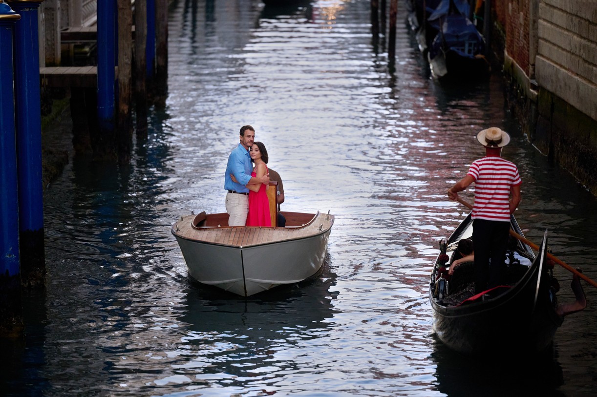 Italian Star Raniero Monaco Di Lapio & His Wet T-Shirt Make An Impressive Hallmark Channel Debut in 'Very Venice Romance'
