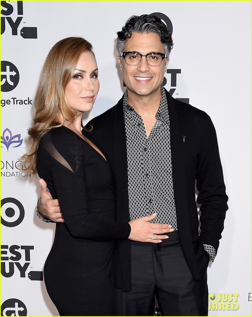 Is Jaime Camil Single or Married? Meet the 'Loteria Loca' Host's Wife & Kids!