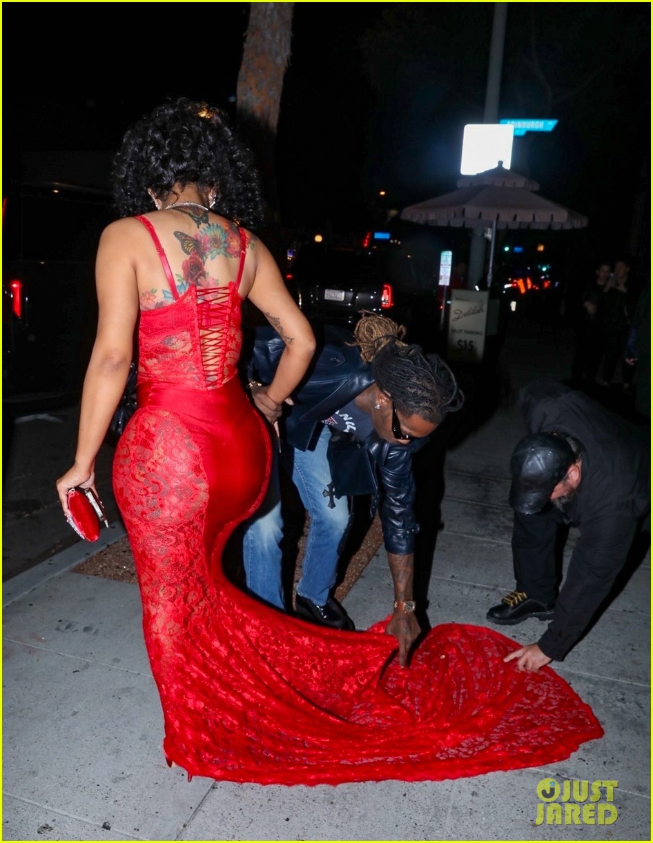 cardi b red dress B's At Met Gala 2019 See Her Show-Stopping Dress Hollywood Life Cardi B Celebrated her Birthday