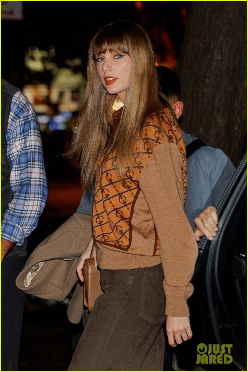 Taylor Swift Sports Fall Fashion While Heading Out to Dinner With Phoebe Bridgers in New York