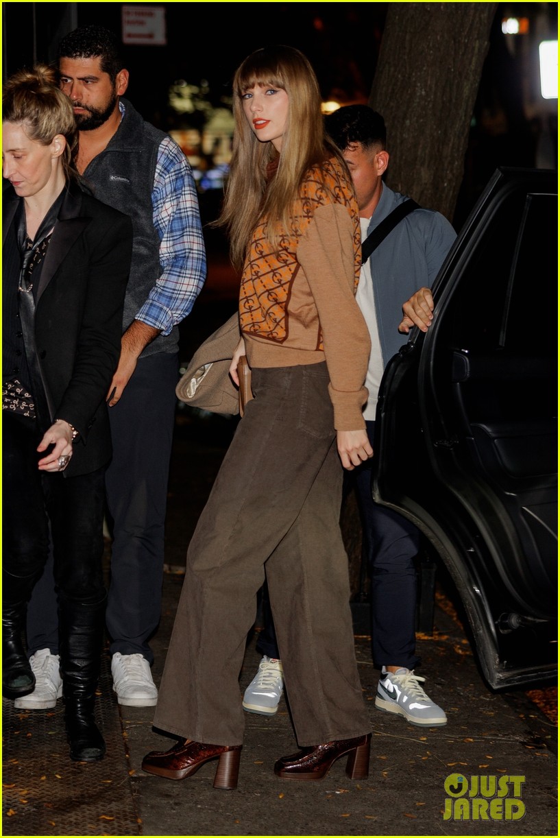 Taylor Swift Sports Fall Fashion While Heading Out to Dinner With Phoebe Bridgers in New York