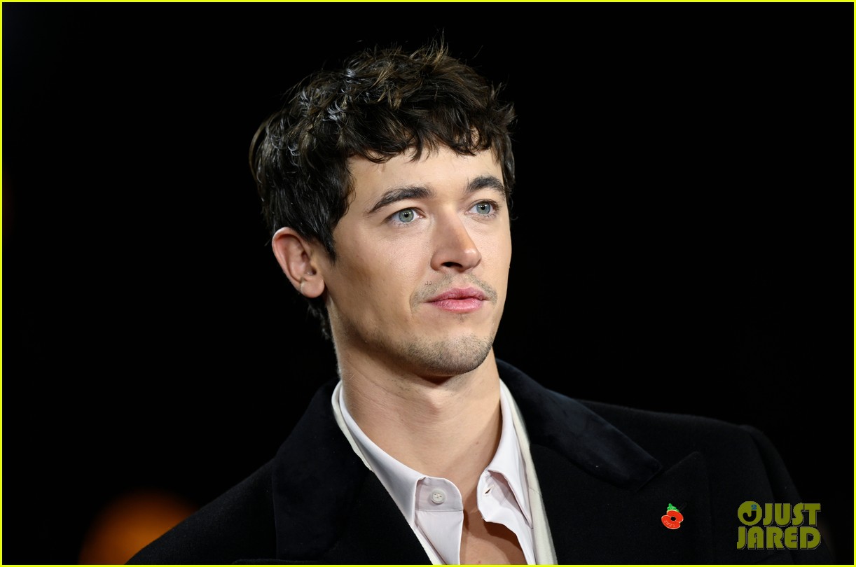 Rachel Zegler, Tom Blyth, & More Stars Stun at 'The Hunger Games: The Ballad of Songbirds & Snakes' World Premiere