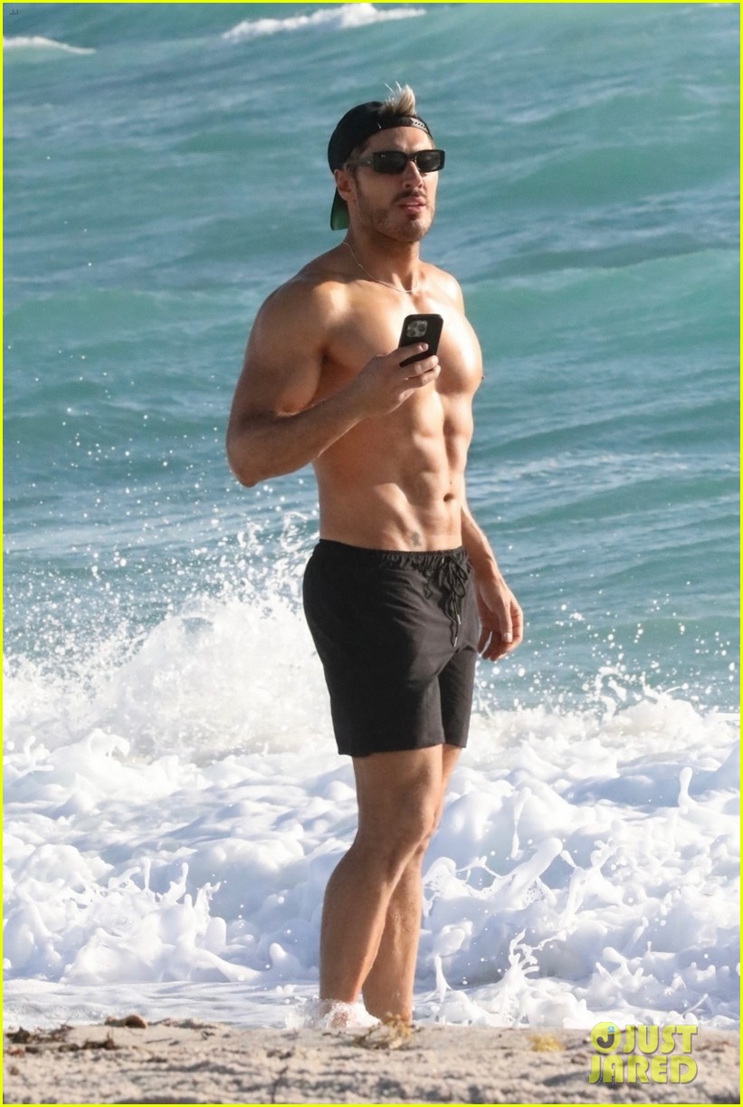 Chris Appleton Bares Ripped Body at the Beach in Miami Amid Divorce from Lukas Gage