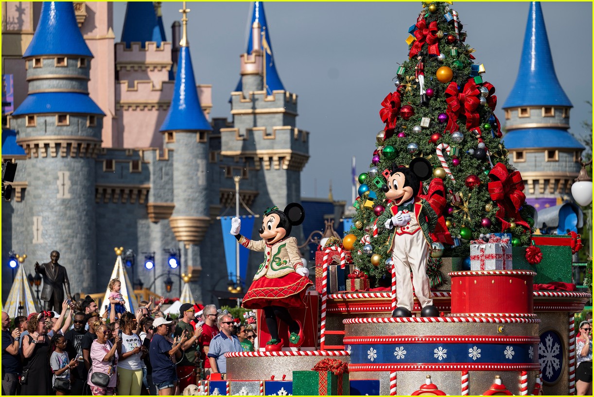 Disney Christmas Day Parade 2023 - Performers & Songs List for ABC Special Revealed!
