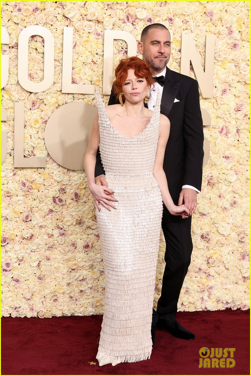 natasha lyonne golden globes 2024 dress Nominee Strikes a Prom Pose With Bryn Mooser at | Just Jared VM: Jersey Beth