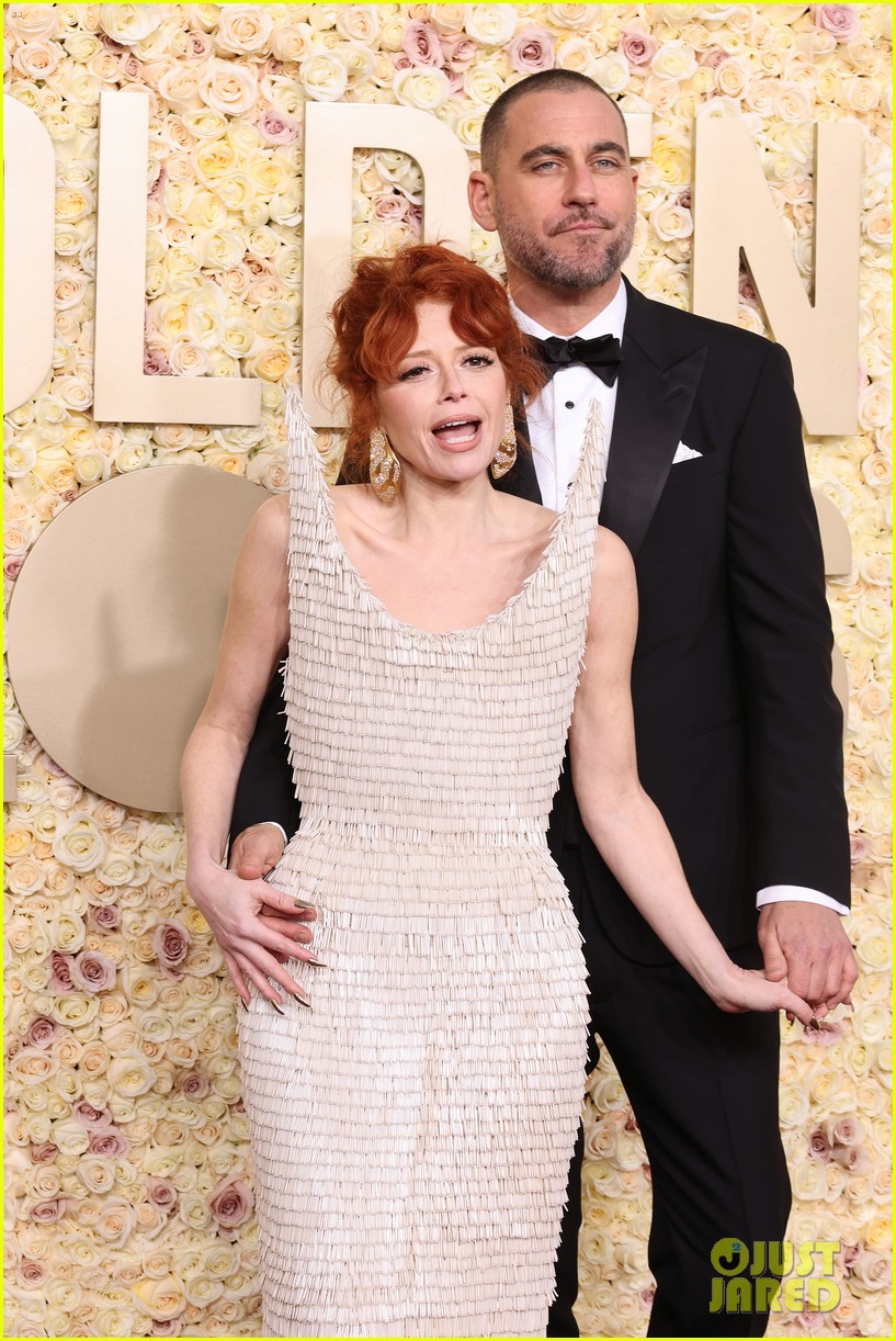 natasha lyonne golden globe dress Natasha Lyonne Looks So Different at the Golden Globes 2026 With Brand New Hairstyle