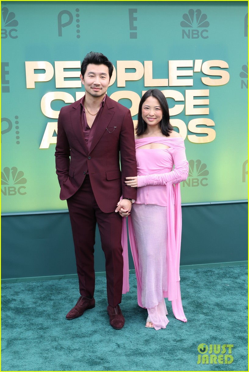 Host Simu Liu Joins 'Barbie' Co-Stars at People's Choice Awards 2024