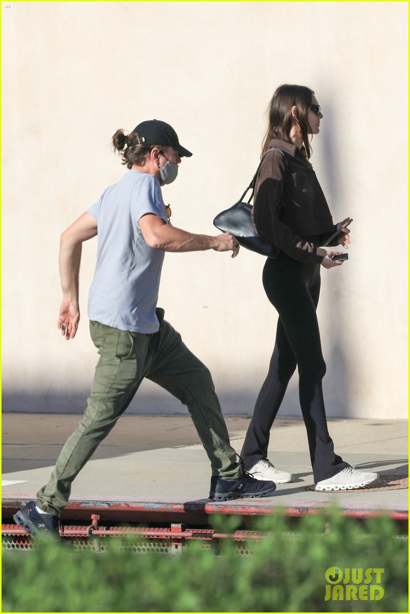 Leonardo DiCaprio Sports Man Bun During Day Out with Girlfriend Vittoria Ceretti