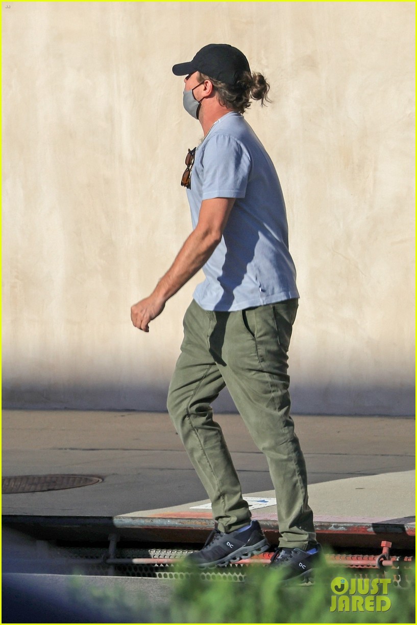 Leonardo DiCaprio Sports Man Bun During Day Out with Girlfriend Vittoria Ceretti