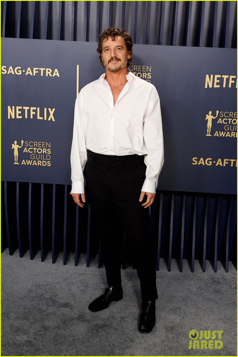 Pedro Pascal Jokes He's a 'Little Drunk' While Accepting Best TV Drama Actor Award at SAG Awards 2024 (Video)