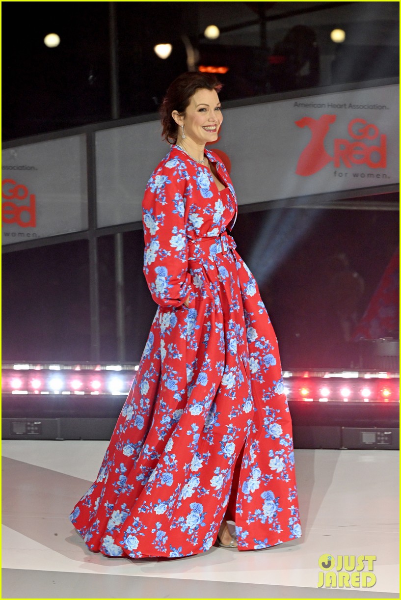 demi lovato red carpet dresses Demi Lovato makes red carpet debut with Jordan Lutes