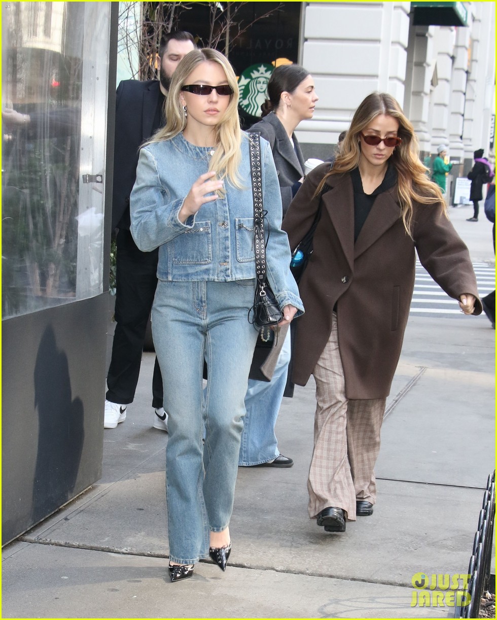 Sydney Sweeney Turns NYC's Sidewalks Into Her Own Runway Ahead of 'Saturday Night Live' Gig