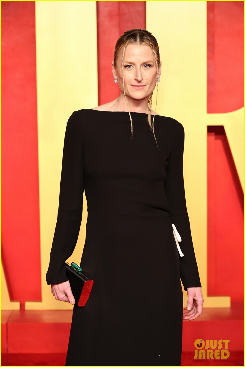 Meryl Streep's Daughters Mamie Gummer, Grace Gummer & Louisa Jacobson Attend Vanity Fair Oscars Party 2024