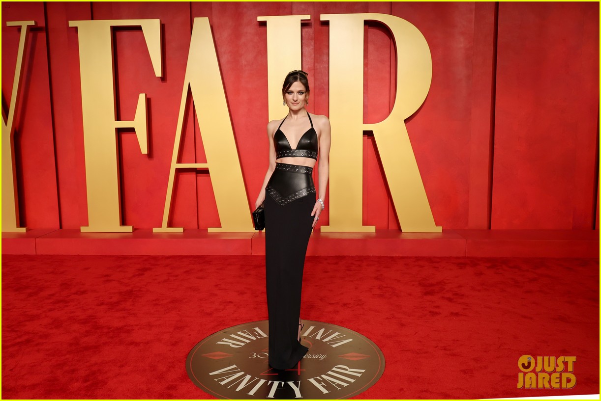 Meryl Streep's Daughters Mamie Gummer, Grace Gummer & Louisa Jacobson Attend Vanity Fair Oscars Party 2024