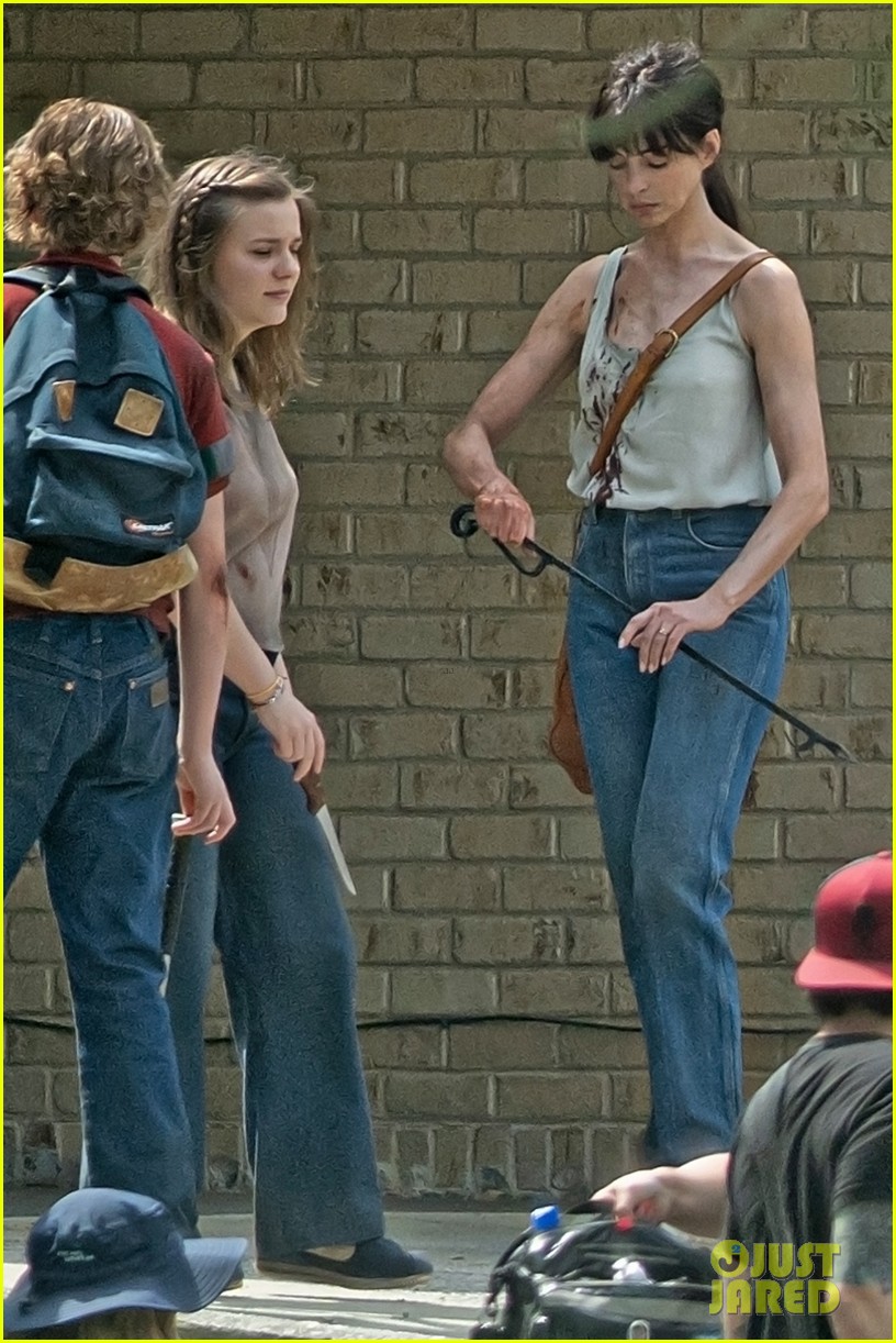 Blood-Covered Anne Hathaway Wields Fireplace Poker as Weapon While Filming 'Flowervale Street'