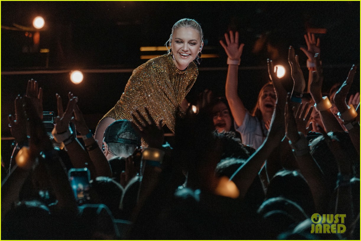 Kelsea Ballerini Hits Back at Critics Over Pantsless Performance at CMT Music Awards 2024