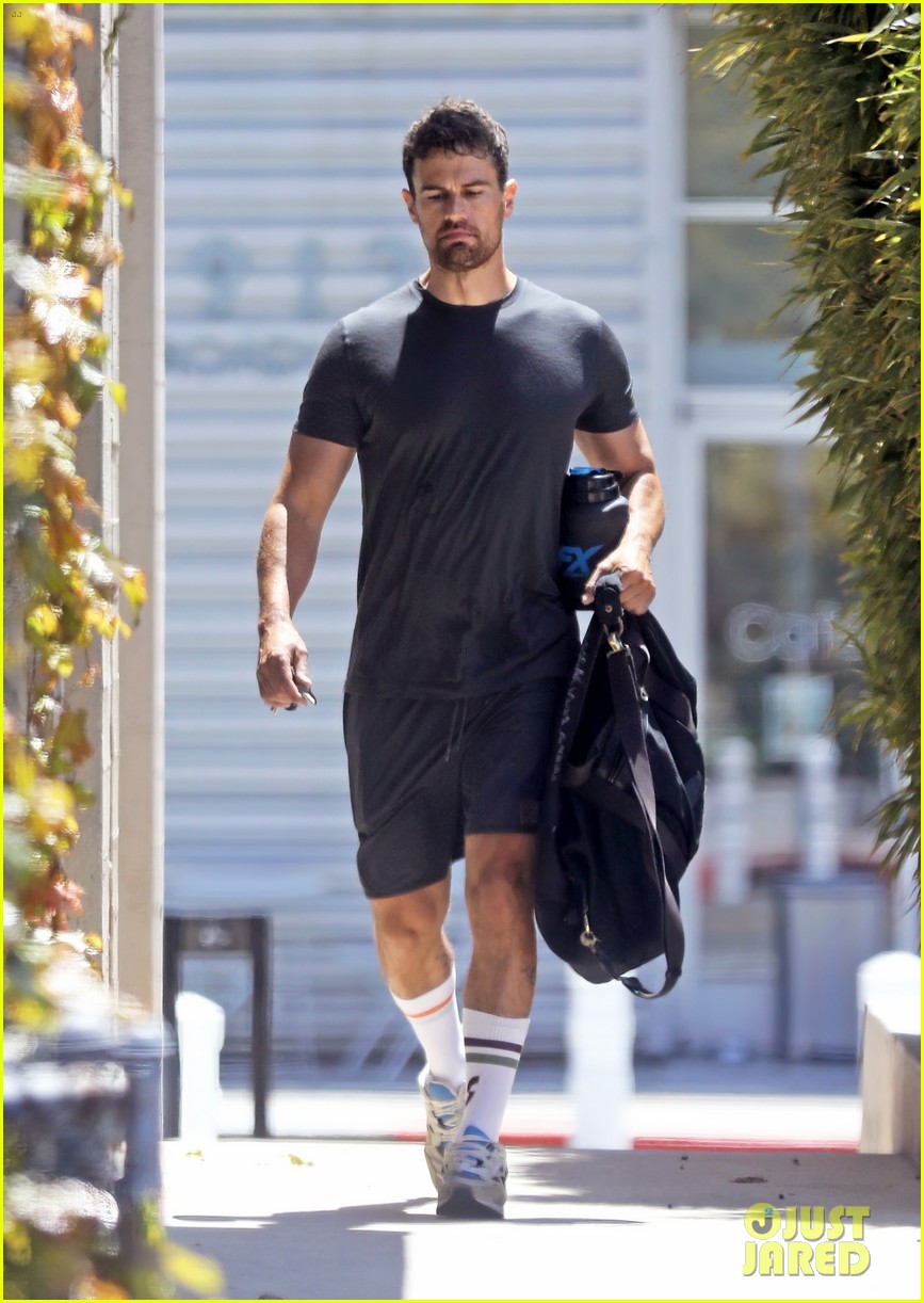 Theo James Hits the Gym for Morning Workout in Venice Beach