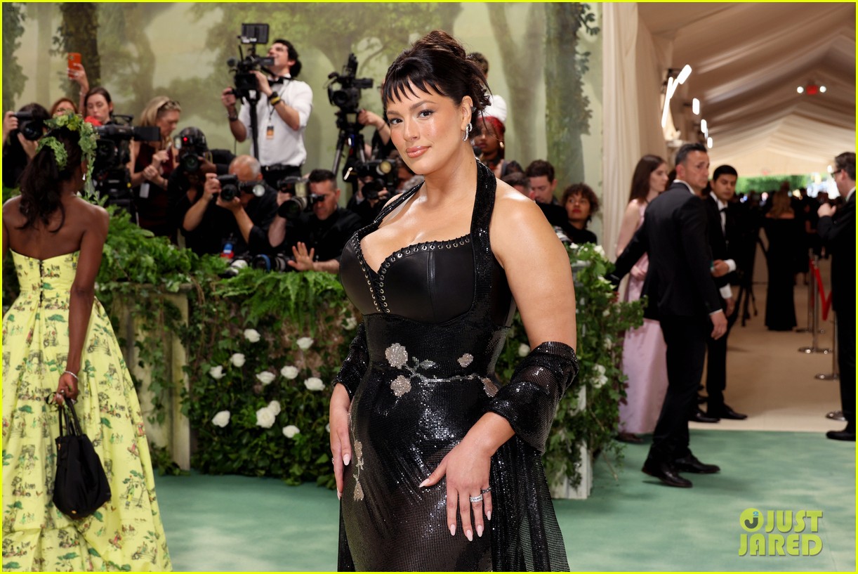 Ashley Graham Kicks Off Met Gala 2024 Red Carpet, Will Host Vogue's Official Stream