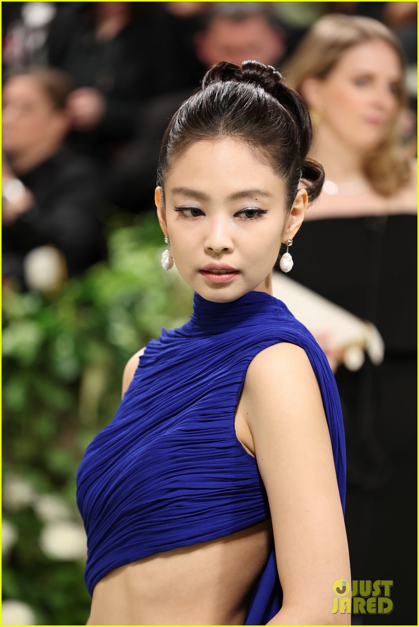 blackpink jennie blue dress ZAPAKA Women Chiffon Yellow Pink Flower Bridesmaid Dress with Slit Printed  Ruched Strapless Long Wedding Guest Dress with Neck Scarf