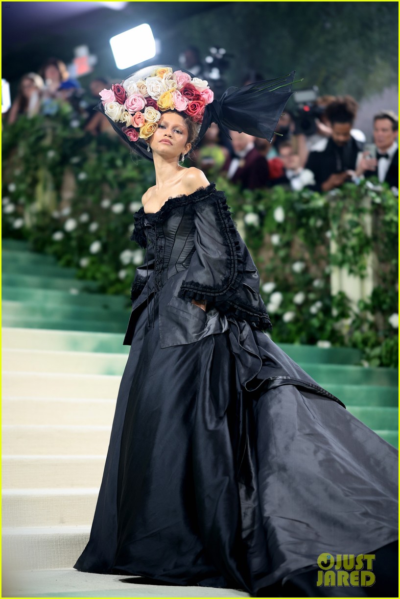 Zendaya Wears Bouquet of Flowers On Her Head for Second Look at Met Gala 2024