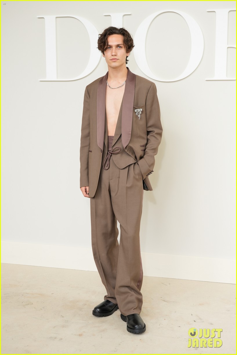 Robert Pattinson Joins Maluma, Bad Bunny, & More at Dior Homme Fashion Show in Paris
