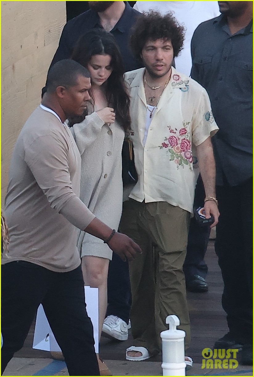 Selena Gomez & Benny Blanco Share Sweet Kiss During Date Night in Malibu