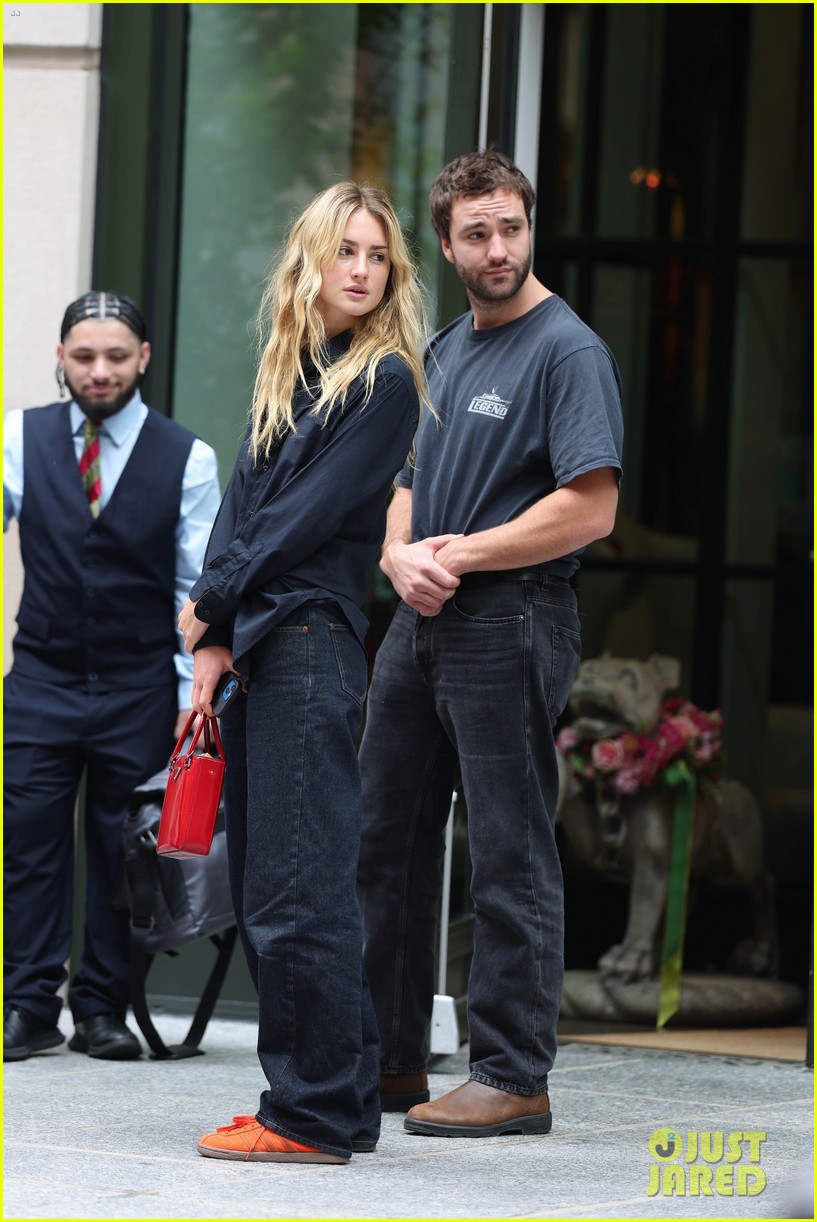 grace van patten smoking cigarettes Grace Van Patten & Jackson White Take Over NYC Ahead of 'Tell Me Lies'  Season 2 - Just Jared - Celebrity News and Gossip