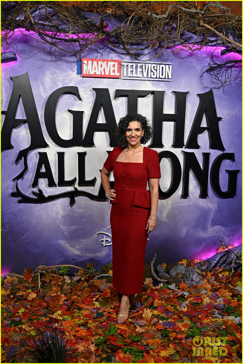 Kathryn Hahn & Joe Locke Attend Immersive 'Agatha All Along' Premiere in London!