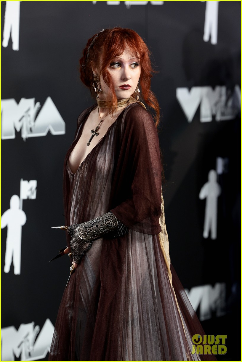 chappell roan brown dress Chappell Roan Makes VMAs Debut in Gothic Gown, Walks First Major Red Carpet  of Her Career! - Just Jared - Celebrity News and Gossip