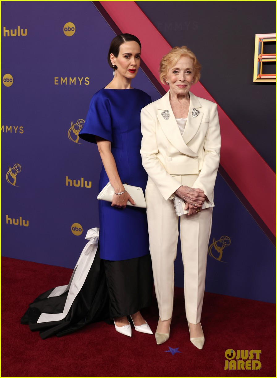 Holland Taylor Sweetly Corrects Fashion Critic's Comments About Her Emmys Outfit