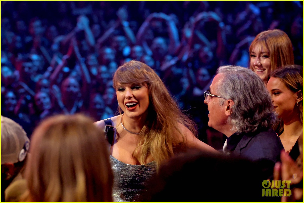 Taylor Swift Thanks Boyfriend Travis Kelce for His 'Magic' During VMAs Speech, Breaks Beyonce's Record for Most Wins Ever