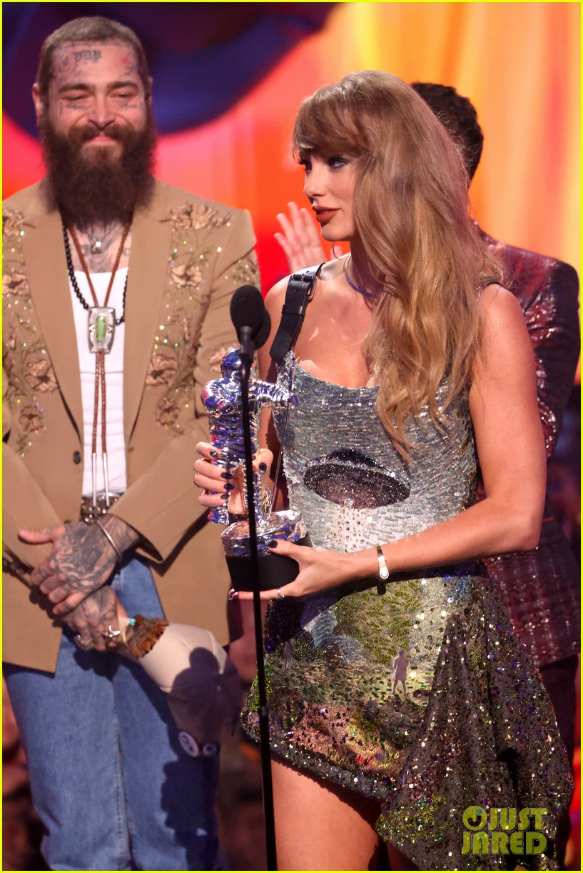 Taylor Swift Thanks Boyfriend Travis Kelce for His 'Magic' During VMAs Speech, Breaks Beyonce's Record for Most Wins Ever