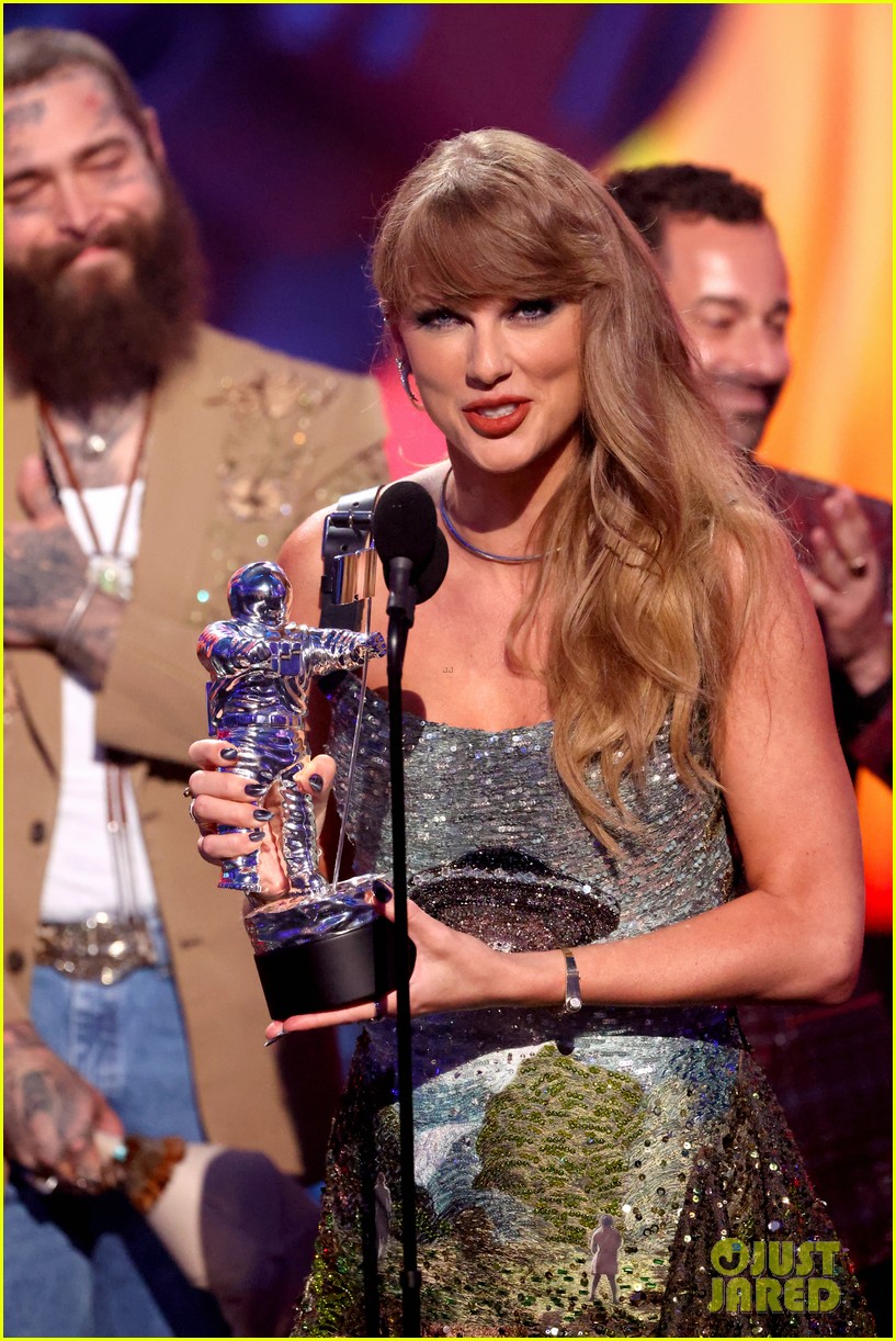 Taylor Swift Thanks Boyfriend Travis Kelce for His 'Magic' During VMAs Speech, Breaks Beyonce's Record for Most Wins Ever