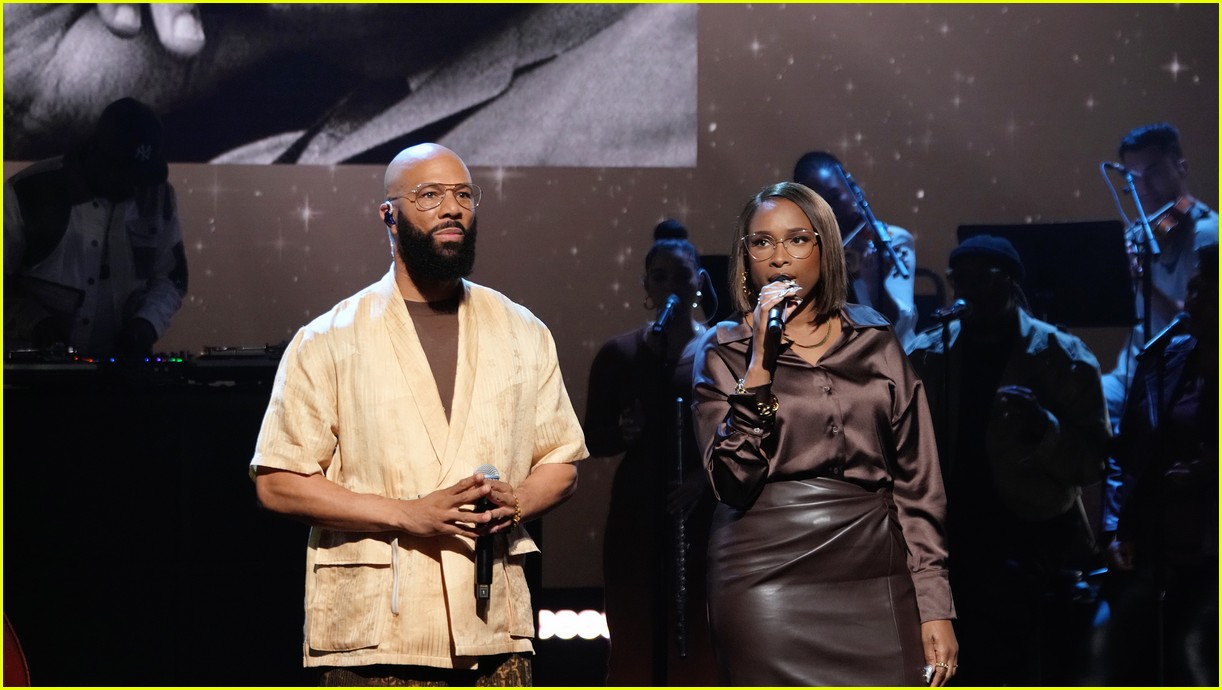 Jennifer Hudson's Boyfriend Common Makes Appearance on Her Talk Show, Responds to Marriage Question