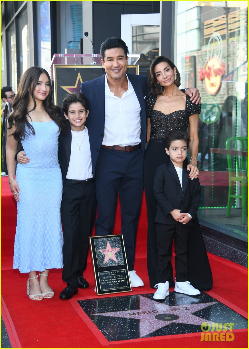 Mario Lopez Gets BFF Mark Wahlberg's Support at Hollywood Walk of Fame Star Unveiling - On His Birthday!