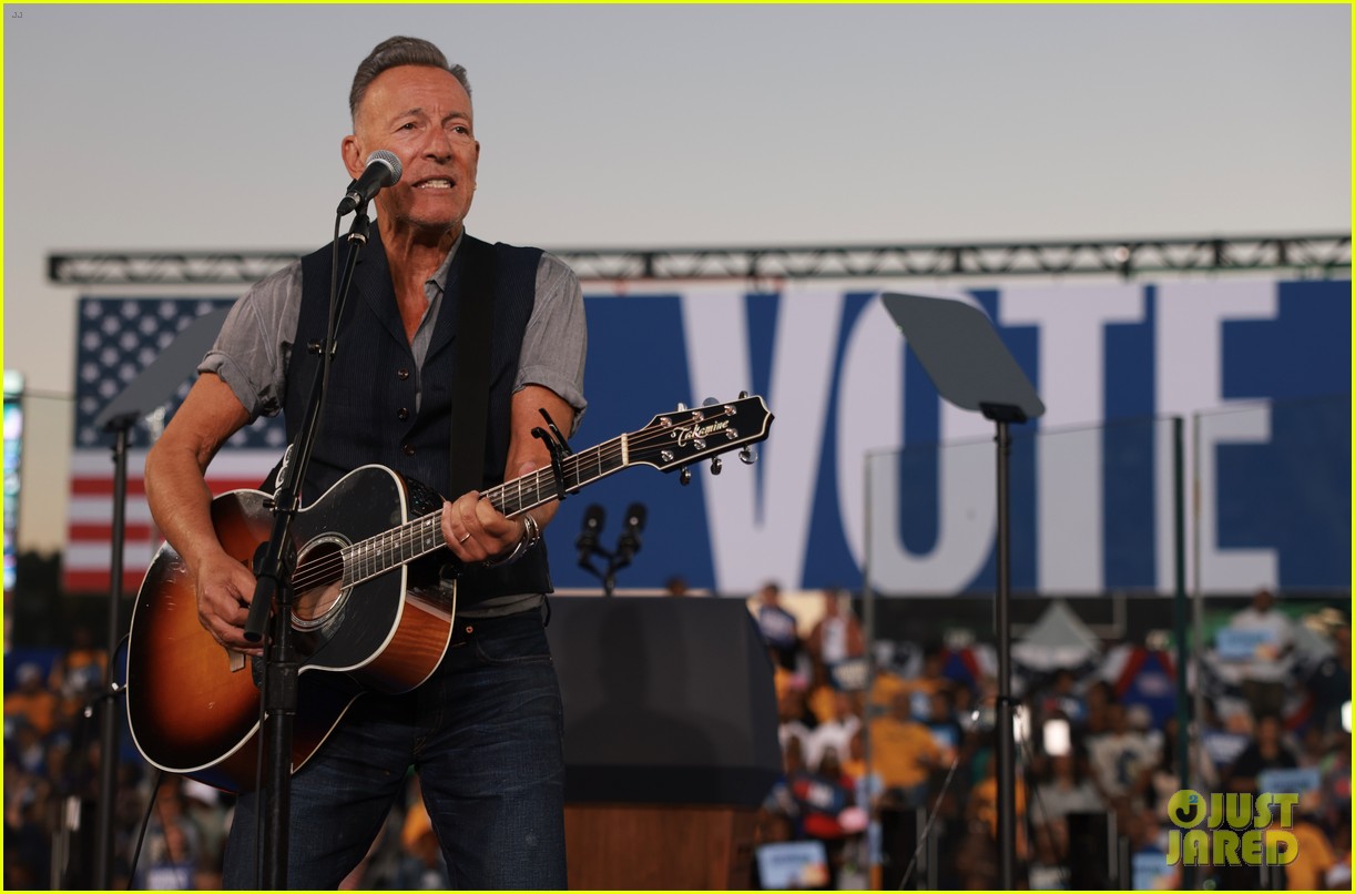 Bruce Springsteen Performs at Kamala Harris Rally in Georgia, Slams Donald Trump as 'American Tyrant'